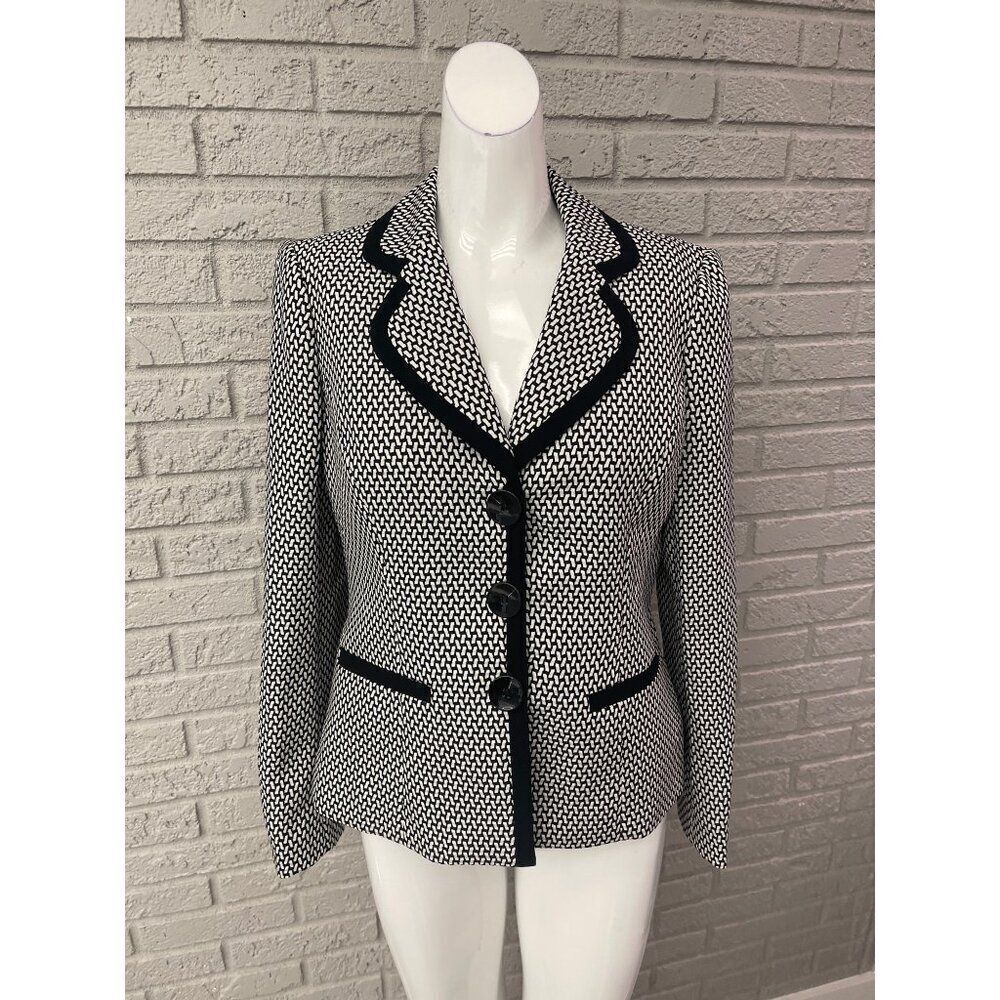 Jones Studio Women White & Black Trim Tweed Blazer Size 4